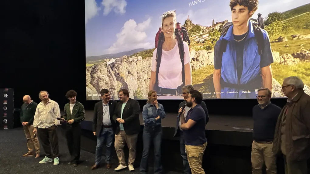 Espoir en tête : une salle comble au cinéma pour soutenir la recherche sur le cerveau